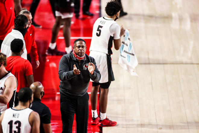 Georgia assisstant Chad Dollar is expected to join Wes Miller's staff at Cincinnati.