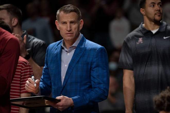 Alabama head coach Nate Oats prepares for the game against Vanderbilt at Memorial Gymnasium Tuesday, Jan. 17, 2023, in Nashville, Tenn. Photo | George Walker IV / Tennessean.com / USA TODAY NETWORK