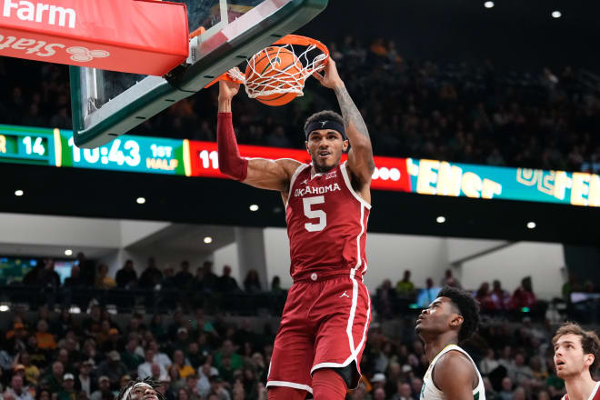 Rivaldo Soares (5) dunks the ball 