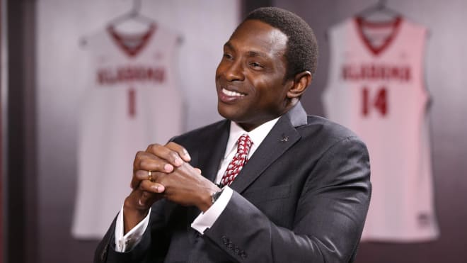 Avery Johnson has an intriguing roster going into 2017-18 (RollTide.com)