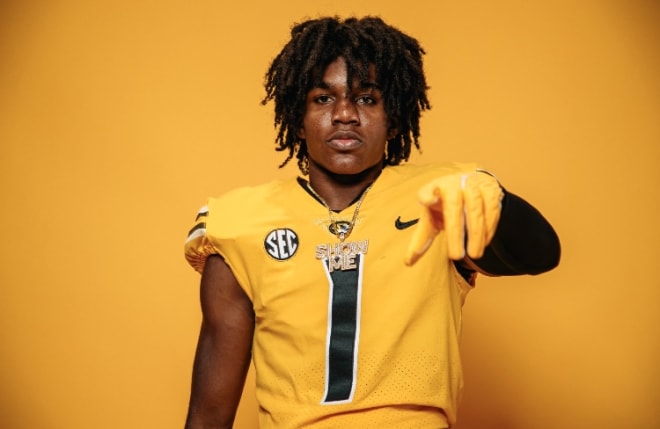 New Mizzou commit Cam Dooley during his recent official visit