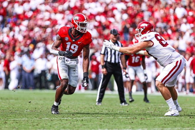 Georgia outside linebacker Adam Anderson (19) during the Bulldogs’ game against Arkansas on Dooley Field at Sanford Stadium in Athens, Ga., on Saturday, Oct. 2, 2021. (Photo by Tony Walsh/UGA Sports Communications)
