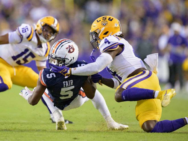 LSU linebacker Harold Perkins (#4) 