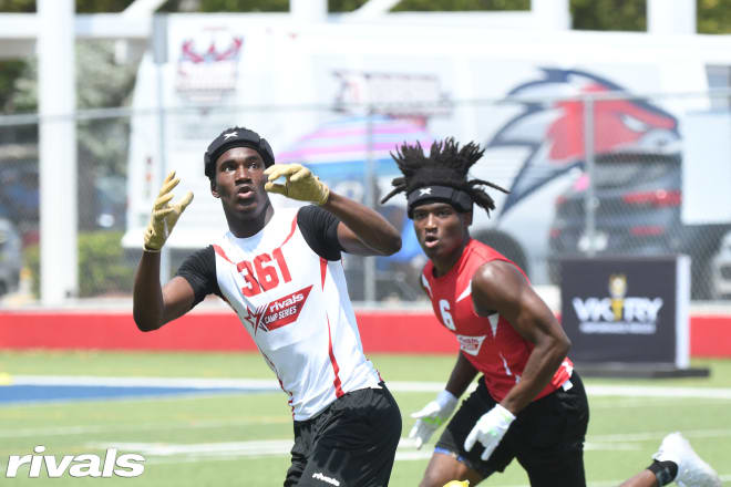 Jenkins gets inside leverage on 3-star CB Kajuan Banks