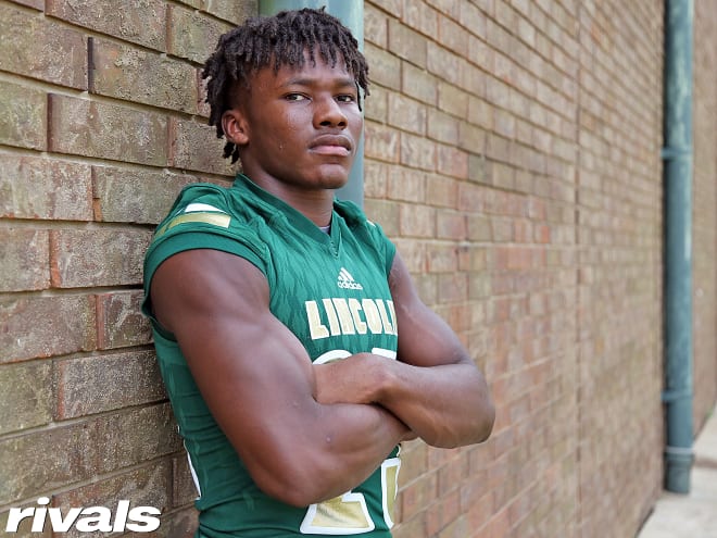 Florida linebacker Raylen Wilson holds a Michigan Wolverines football recruiting offer. 