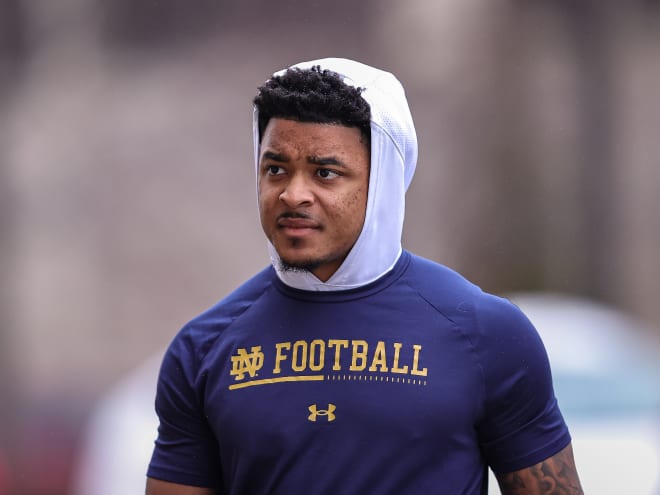 Former Notre Dame running back Logan Diggs has committed to transfer to LSU.