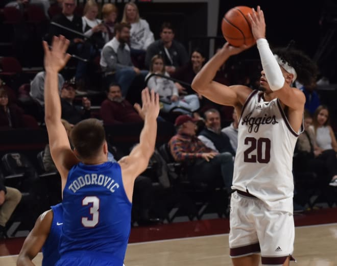 Andre Gordon hit two 3-pointers in the first half. 