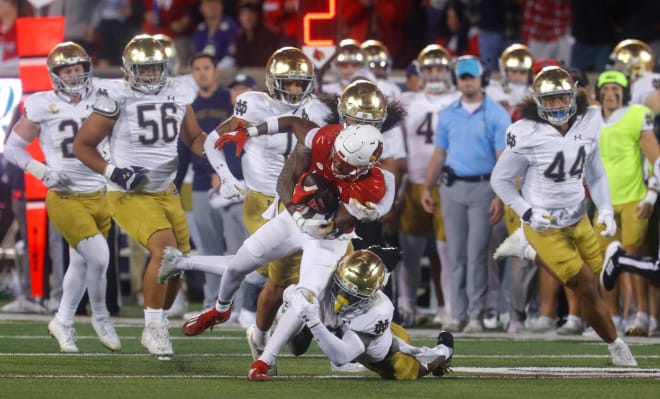 Notre Dame football fell at Louisville on Saturday. Here are two key matchups that the Irish failed to win against the Cardinals.