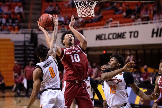 Jaylin Williams left Saturday's game at Oklahoma State with a knee injury.