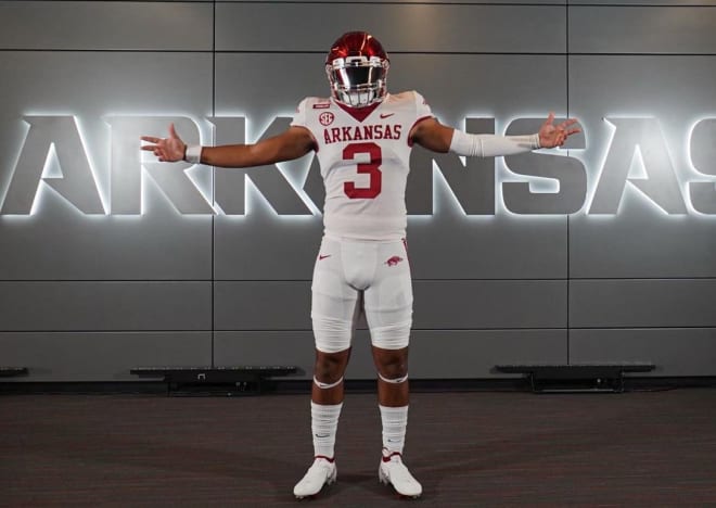 BREAKING: Arkansas Razorbacks land quarterback for 2023 recruiting class -  Malachi Singleton