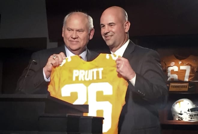 Jeremy Pruitt (right)