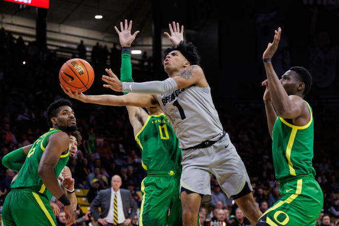 Julian Hammond III does up for a layup against Oregon on Jan. 5.