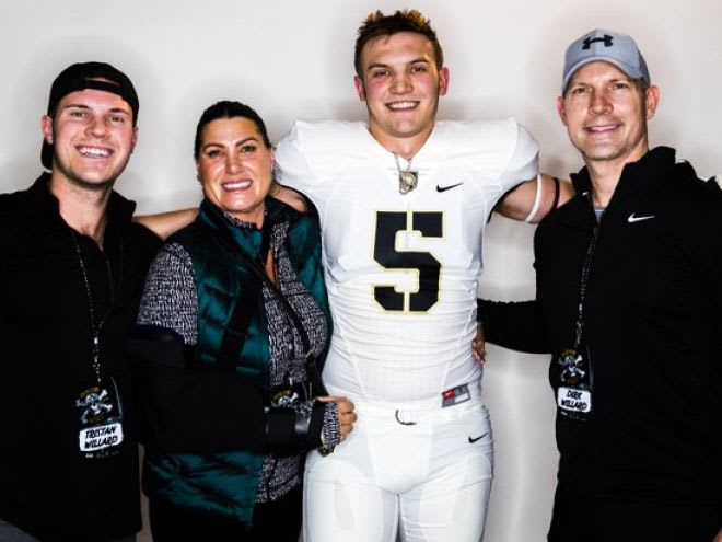 Rivals 2-star DE Trevor Willard with family during his visit to Army West Point