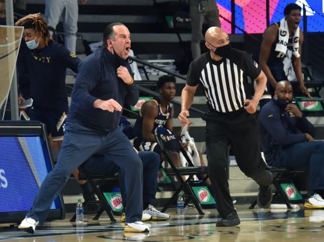 Notre Dame Fighting Irish men’s basketball head coach Mike Brey