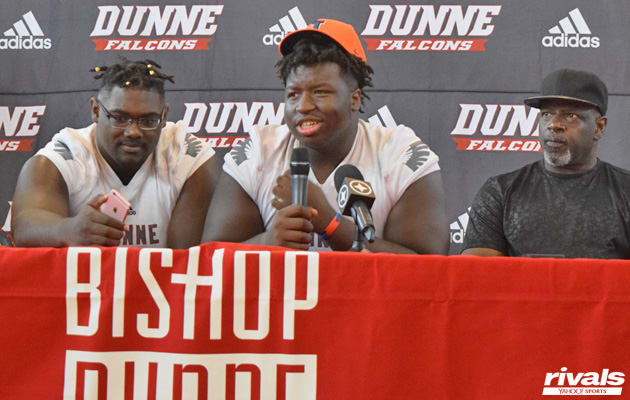 Rivals250 defensive tackle Calvin Avery (center) discusses his Illinois commitment after announcing on August 4