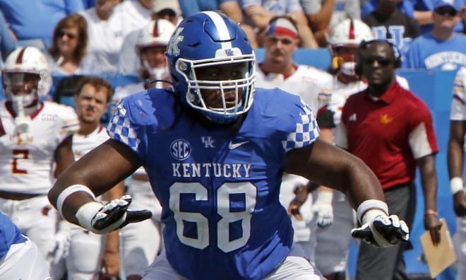 Kentucky football jerseys voted 'Uni of the Year'