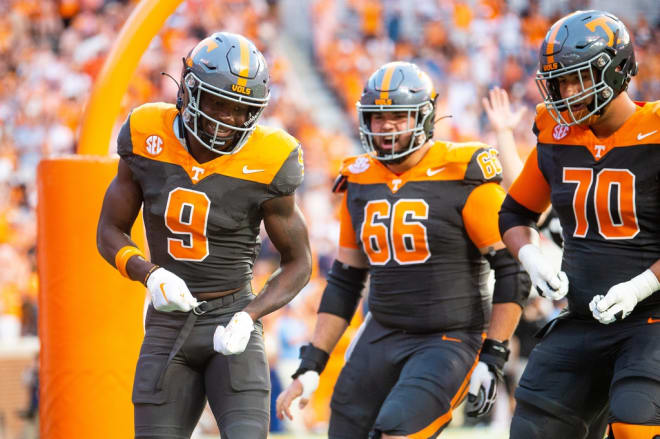 Tennessee football: Black jerseys vs. Kentucky brilliant for multiple  reasons