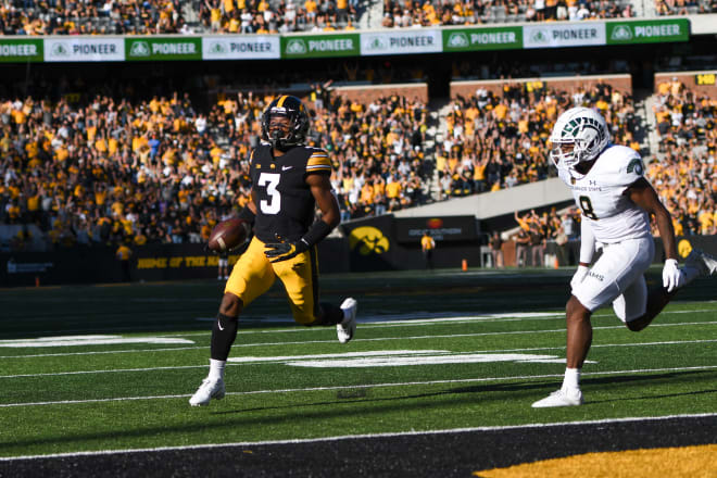 Tyrone Tracy scored a touchdown with a special fan in the stands. 