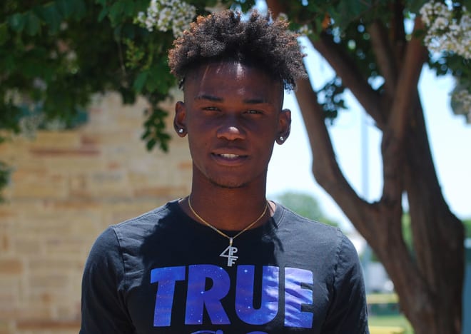 Ishmael Ibraheem becomes the Longhorns' first cornerback commitment in the 2021 class. 