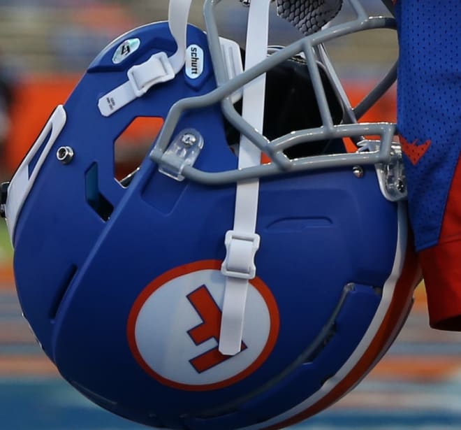 Florida's season tickets tell fans to wear orange, blue, and white -  Alligator Army