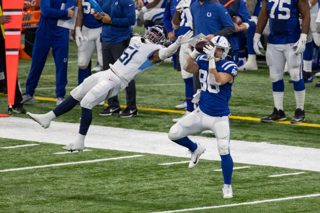 David Long Jr. (left) saw his most action of the season on Sunday against the Indianapolis Colts.