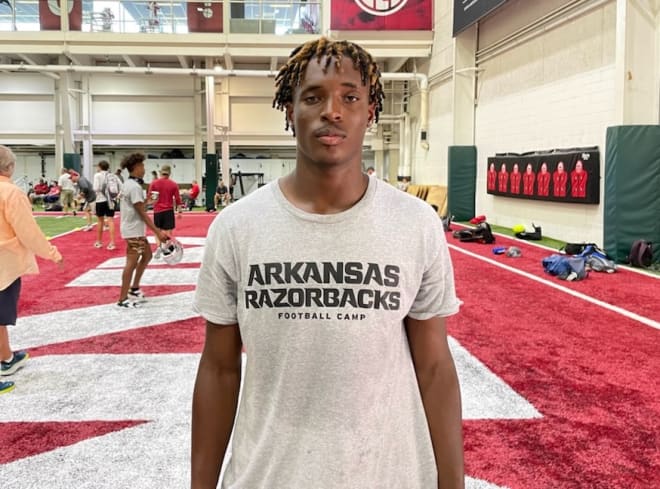 Alabama 2024 QB Josh Flowers at an Arkansas Razorbacks camp