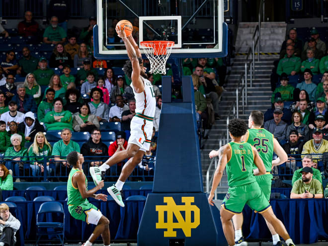 Norchad Omier dunks against Notre Dame. 