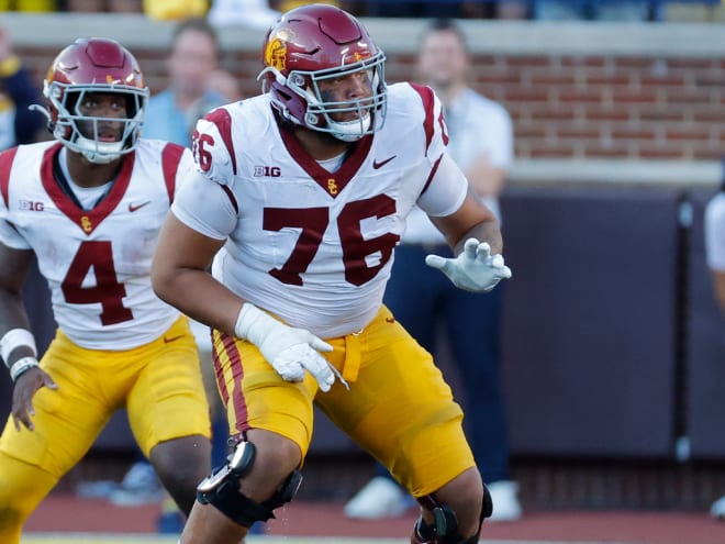 Mason Murphy moved from right tackle to left tackle as USC shuffled its offensive line mid-game at Michigan.