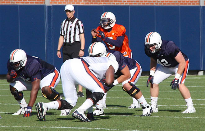 Franklin takes a snap during one of Auburn's pace drills at Tuesday's practice.