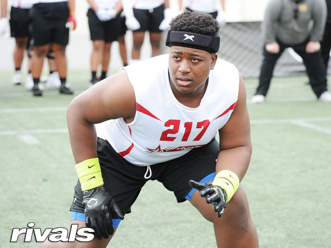 Malik Agbo, a Rivals250 offensive tackle from Federal Way, Wash., is a key Trojans target in the 2022 recruiting class.