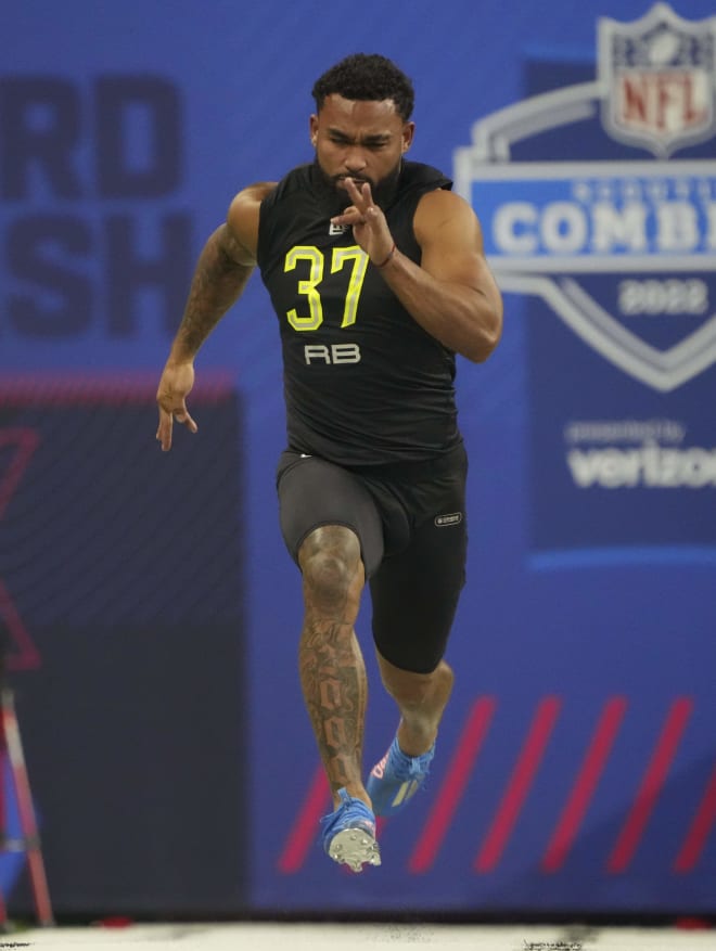 Notre Dame's Kyren Williams struggles to get up to speed at NFL Combine -  InsideNDSports