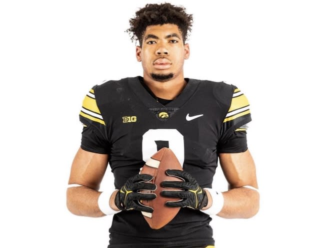 2024 three-star DE Chima Chineke is the 16th commit in Iowa's 2024 class.