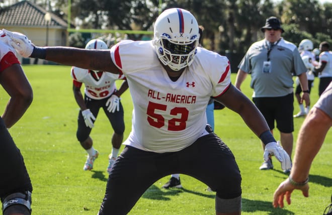 Nation's top center Cesar Ruiz held his own against some of the best defensive linemen in the country.