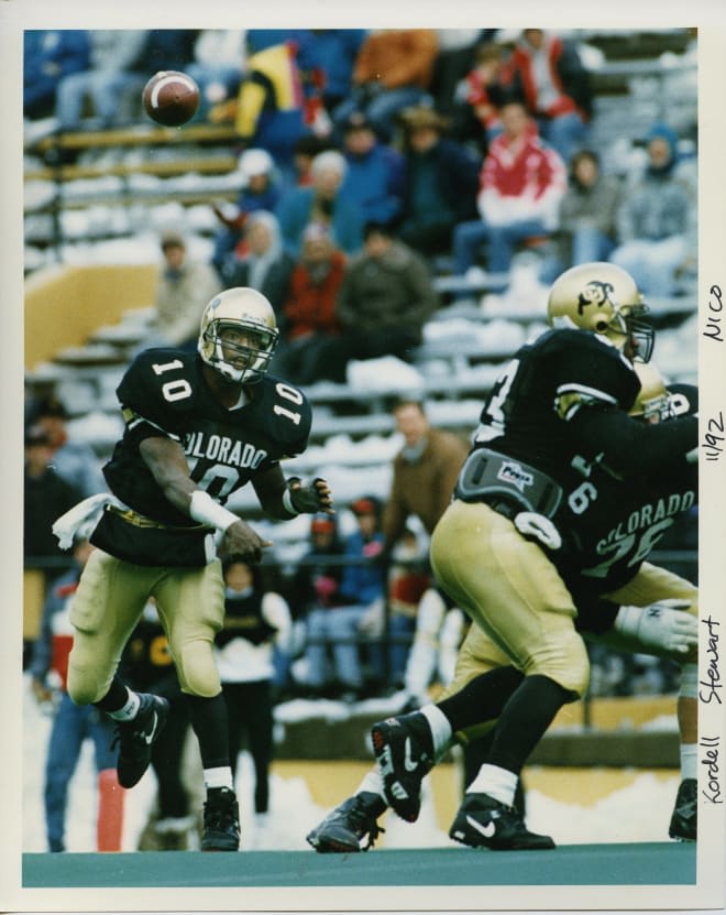 Kordell Stewart passes the ball during a 28-0 victory at home against Oklahoma State on Nov. 7, 1992.