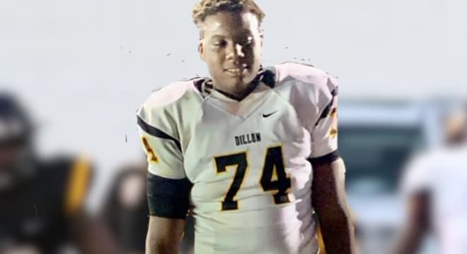 South Carolina re-offered offensive tackle Josiah Thompson this week.