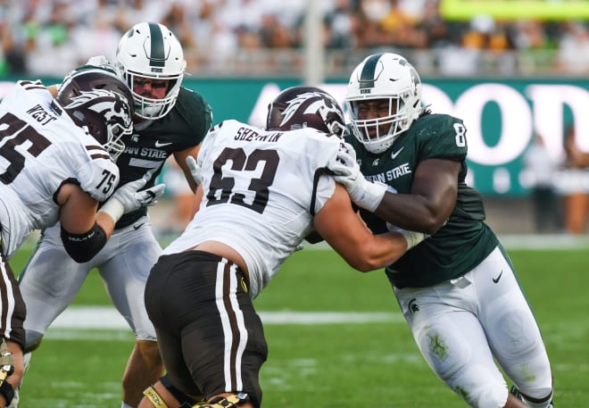 Michigan State defensive tackle Simeon Barrow (No. 8) versus Western Michigan on Sept. 2, 2022.