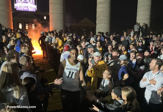 Mizzou fans welcome Rock Bridge graduate Isiaih Mosley back home at Mizzou Madness on Friday night.