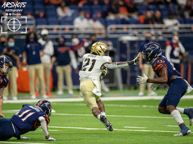 Talented slotback, Tyrell Robinson in action