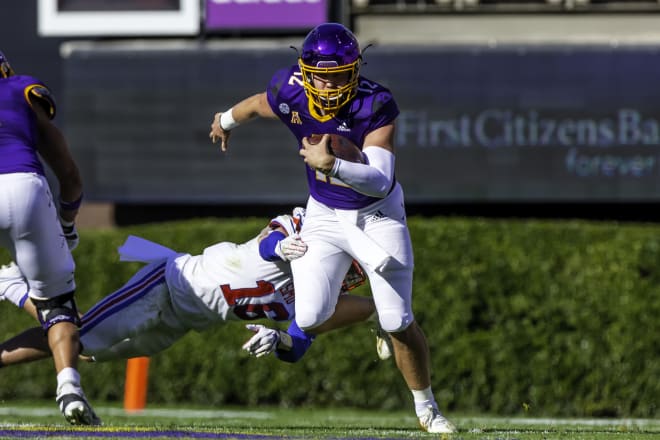 ECU quarterback Holton Ahlers captures AAC offensive player of the week honors after a 52-38 win over SMU.