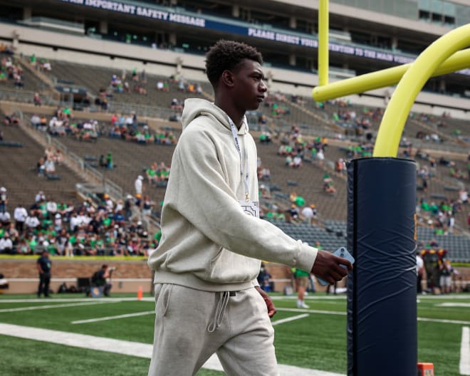 Notre Dame football is slowly planting seeds in its relationships with members of the 2026 recruiting class. One prospect on the Irish radar early is wide receiver Stephen Brown, who is also a Division I basketball recruit.