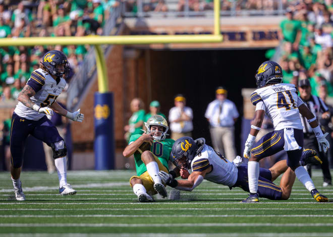 Notre Dame graduate senior wide receiver Braden Lenzy (0) makes a catch vs. California on Sept. 17. 