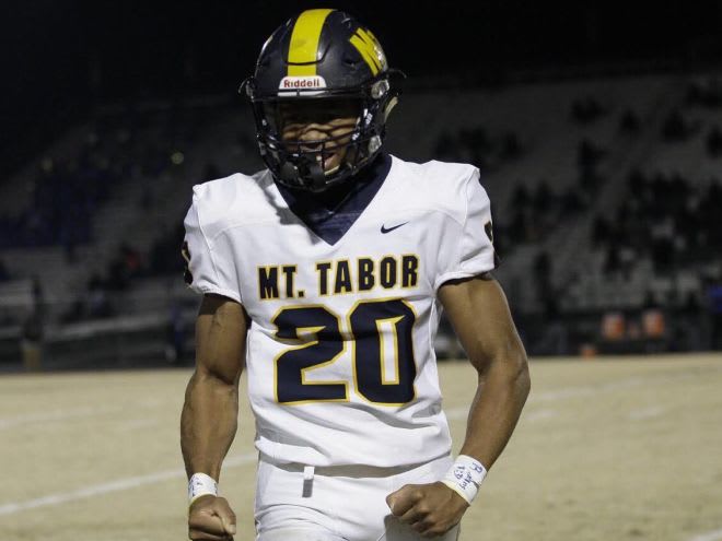 OLB Josiah Banks joins the 2021 Army recruiting class