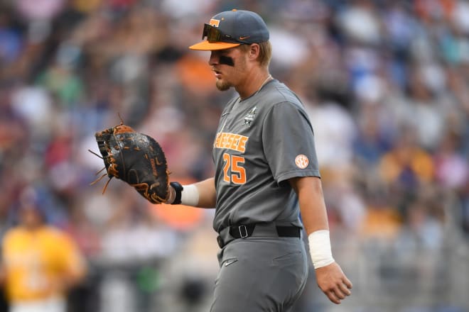 Tennessee baseball falls to LSU 5-0, season ends in CWS