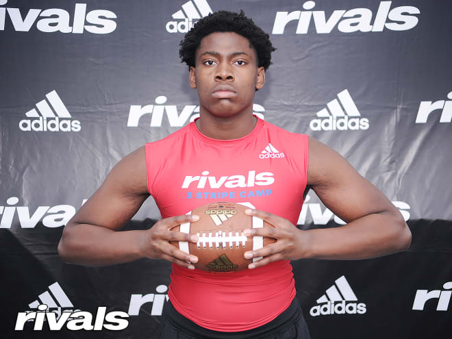 Four-star DE Bryce Carter is moving back to the 2021 class as a UVa commit.