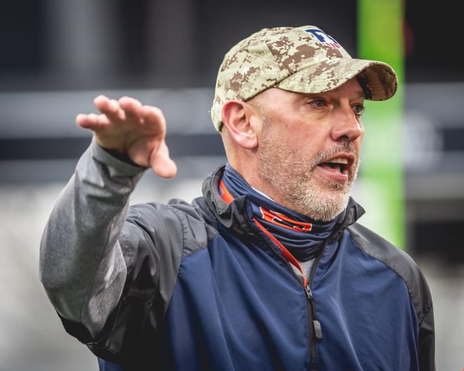 Illinois offensive coordinator Tony Petersen