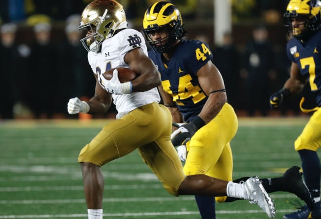 Linebacker Cam McGrone led Michigan in tackles with 12 against Notre Dame.
