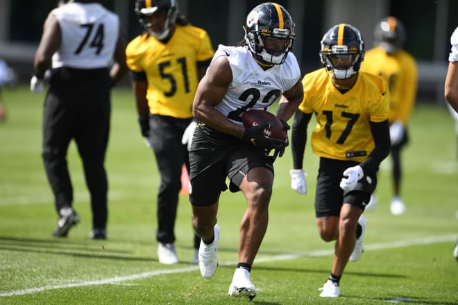 Pittsburgh Steelers running back Najee Harris (22) practices at the UPMC Rooney Sports Complex during rookie minicamp, Friday, May 14, 2021 in Pittsburgh, Pa.  Photo | USA Today 