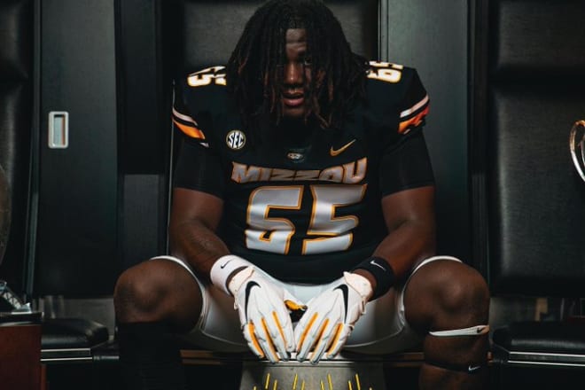 Three-star OL Ziron Brown on his official visit