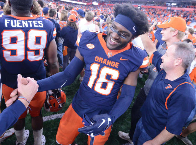 Syracuse transfer OLB Leon Lowery is back with the Badgers. 