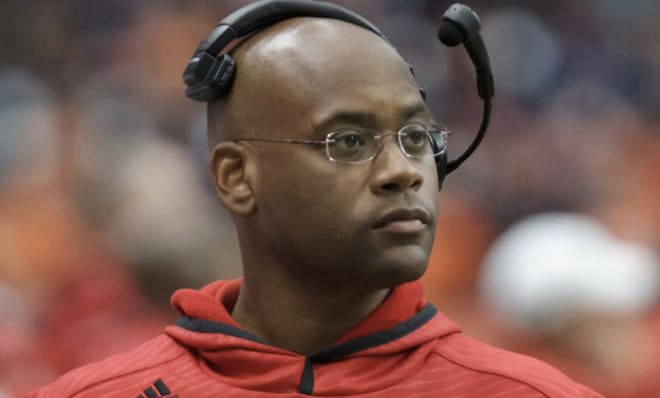 South Carolina football will add Des Kitchings to its staff on Friday.